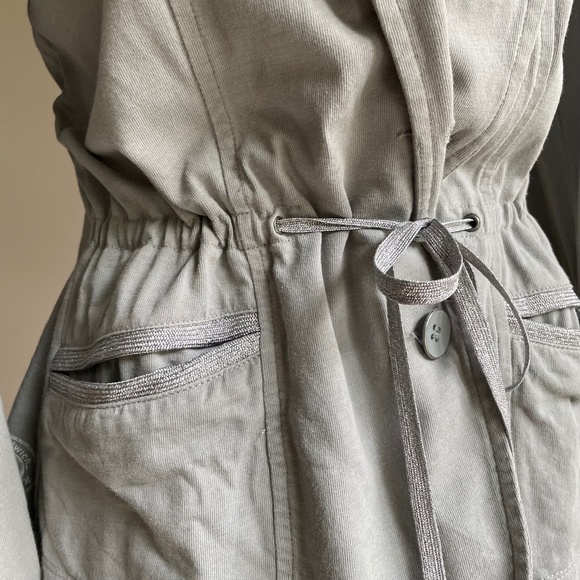 Sandwich Fitted Cinched Waist Grey Cotton  Blazer with Silver Trim - Picture 10 of 14